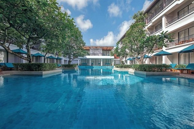 Piscine du DoubleTree by Hilton Phuket Banthai Resort
