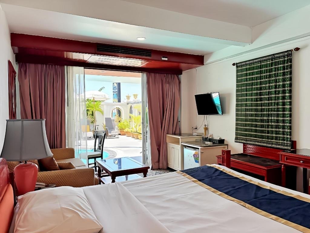 Intérieur d’une chambre Deluxe double ou avec lits jumeaux avec accès à la piscine — Orchid Hotel and Spa Kalim Bay