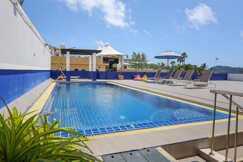 Piscine — Kokotel Phuket Patong
